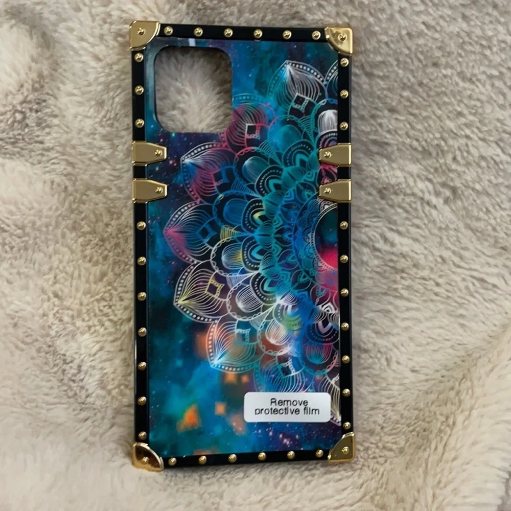 New beautiful mandala phone case for iPhone 12